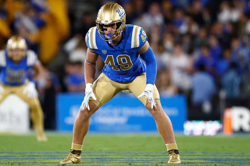 Carson Schwesinger en los Tampa Bay Buccaneers