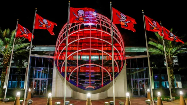 buccaneers reestructuran contratos
