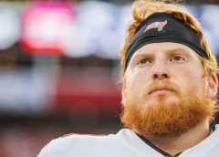 Los Bucs renuevan al veterano Ko Kieft por un año